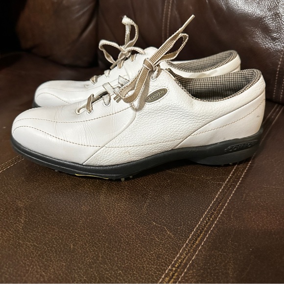 FootJoy Shoes - FootJoy Women's Size 9M All White Leather Extra Comfort Lace Golf Shoes‎ 98599